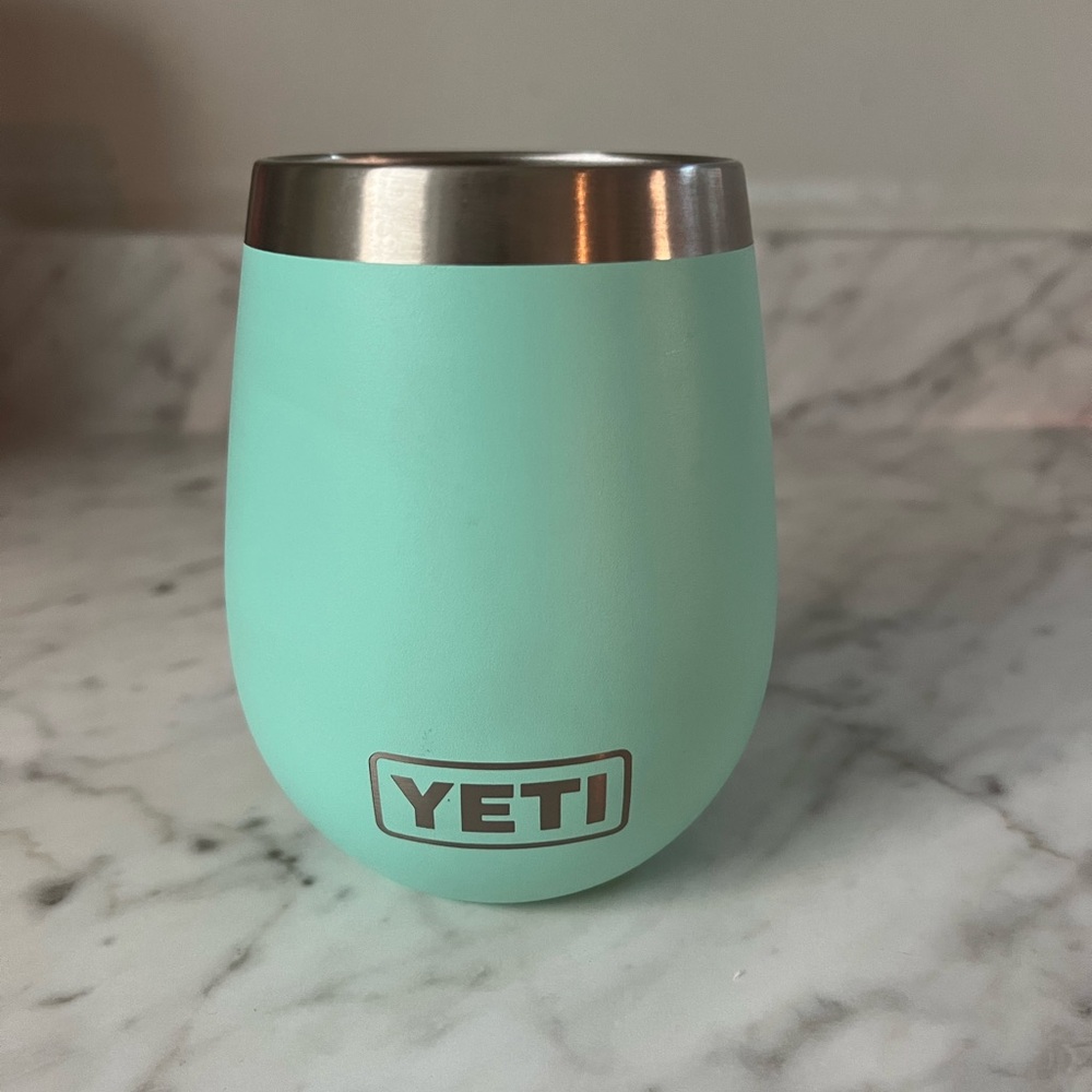 YETI Rambler Aqua Wine Tumbler